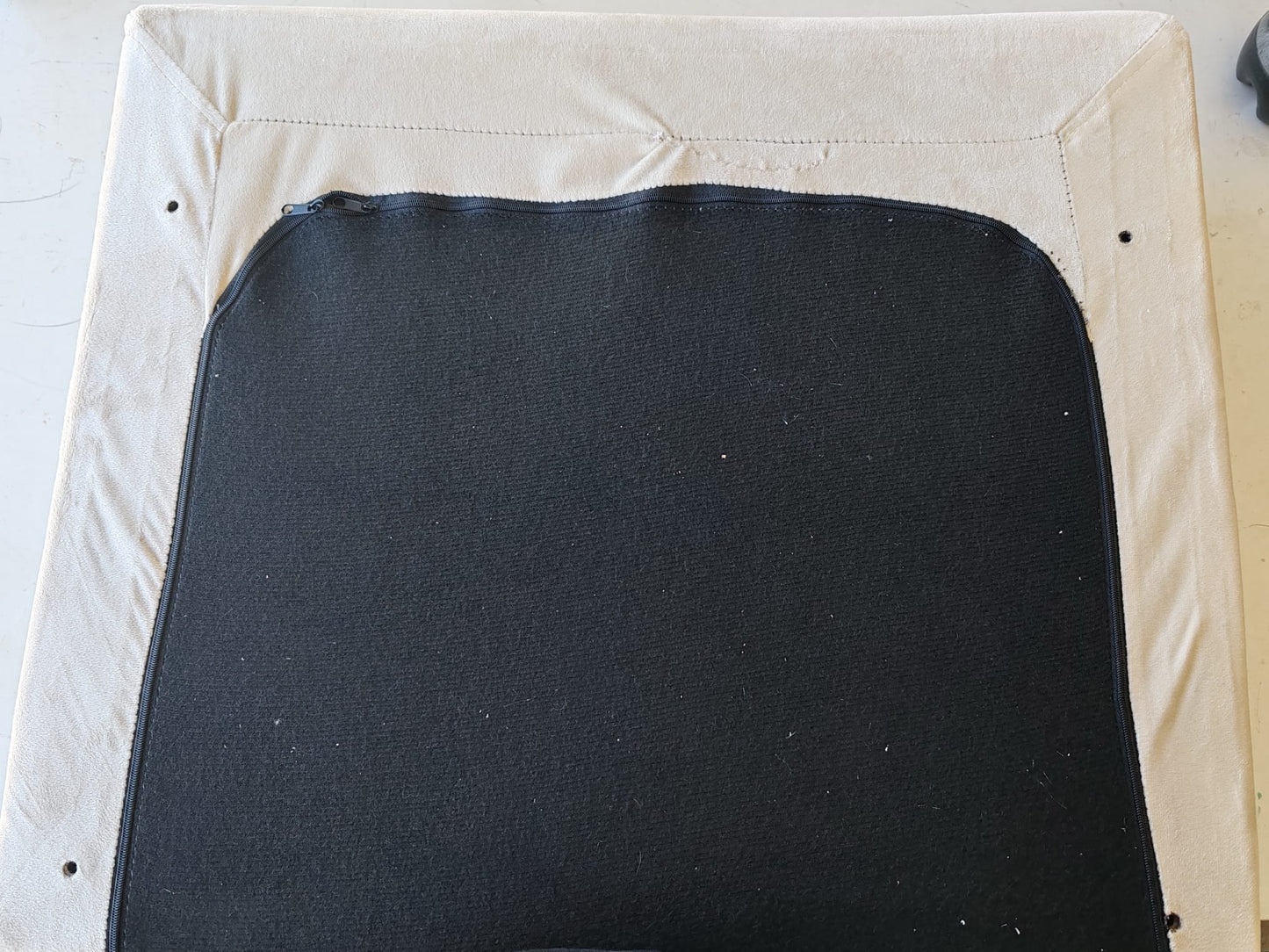 Scaun de relaxare, 65x79x87 cm, alb crem, catifea