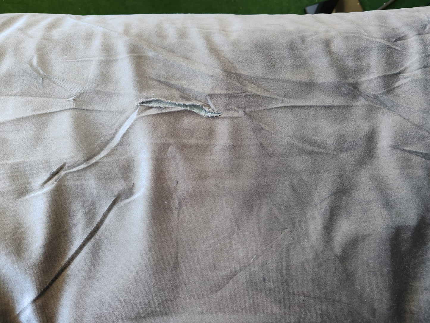Canapea cu 2 locuri, gri închis, 120 cm, catifea