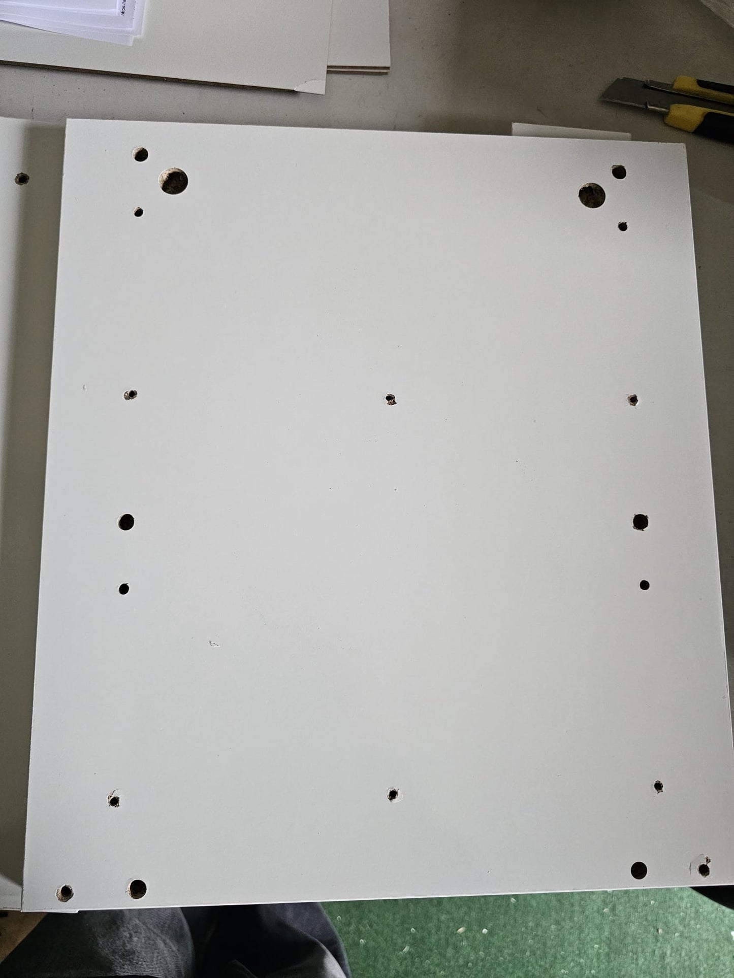 Noptieră & picioare lemn masiv pin alb extralucios 40x35x50 cm