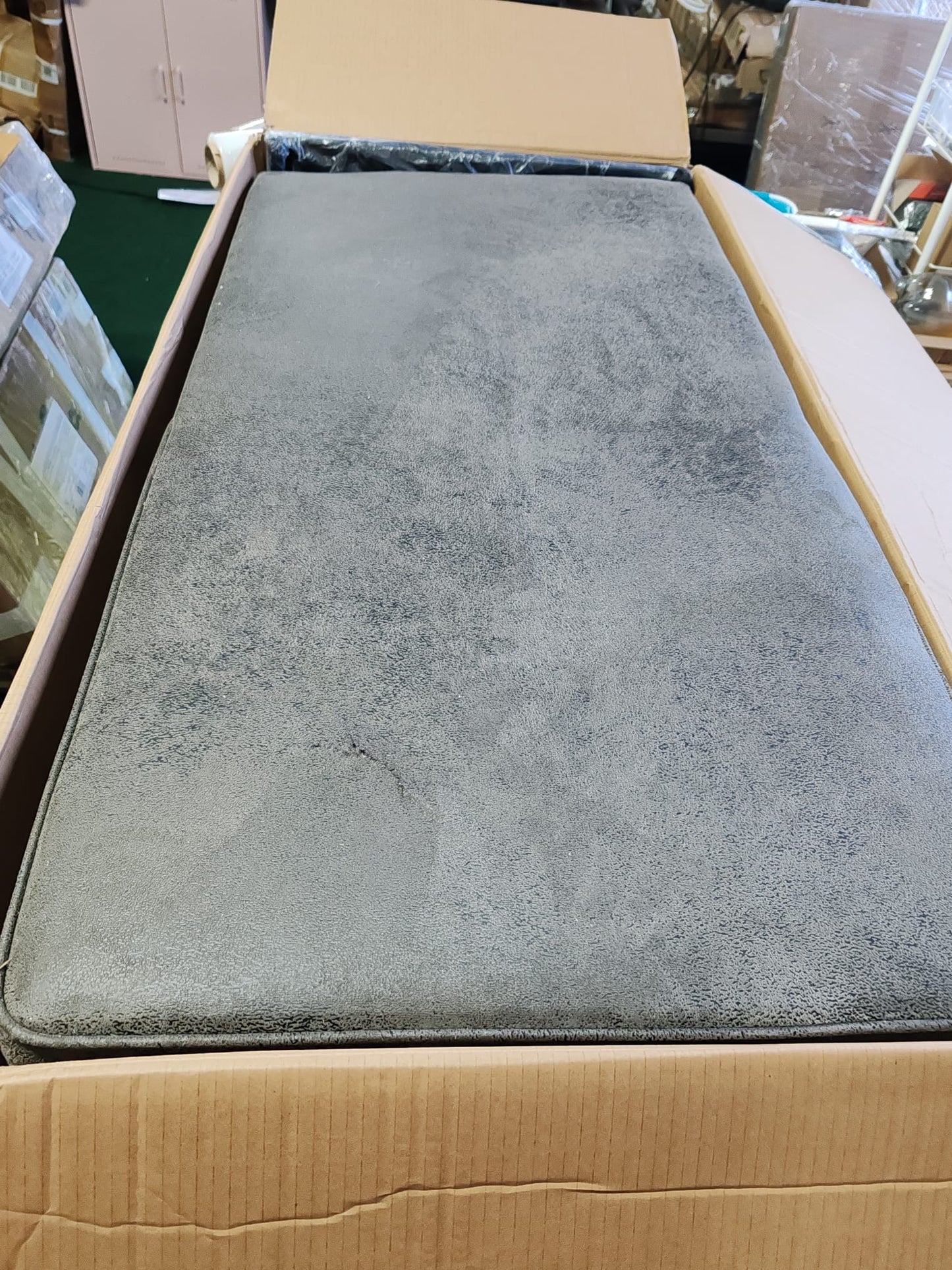 Canapea de 2 locuri cu șezlong, în formă de L, gri închis, 125 cm, din piele ecologică.