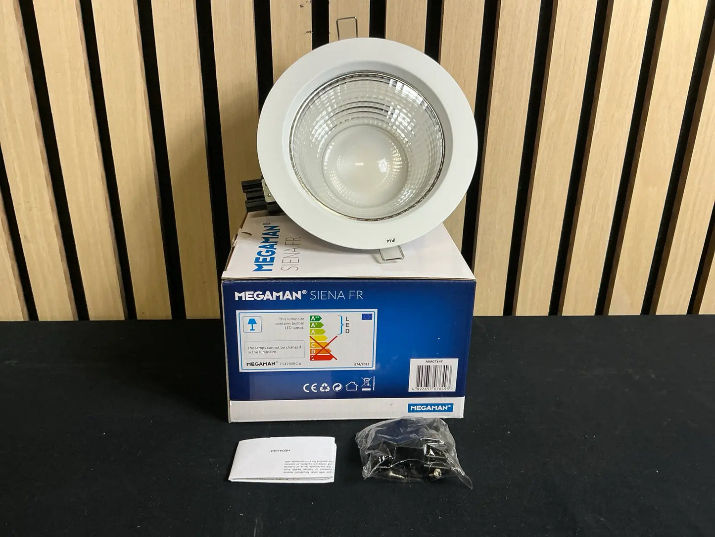 Megaman Siena FR MM07649 – Corp de iluminat LED tip downlight premium, integrat, 16.5W, 4000K, 1560 lumeni