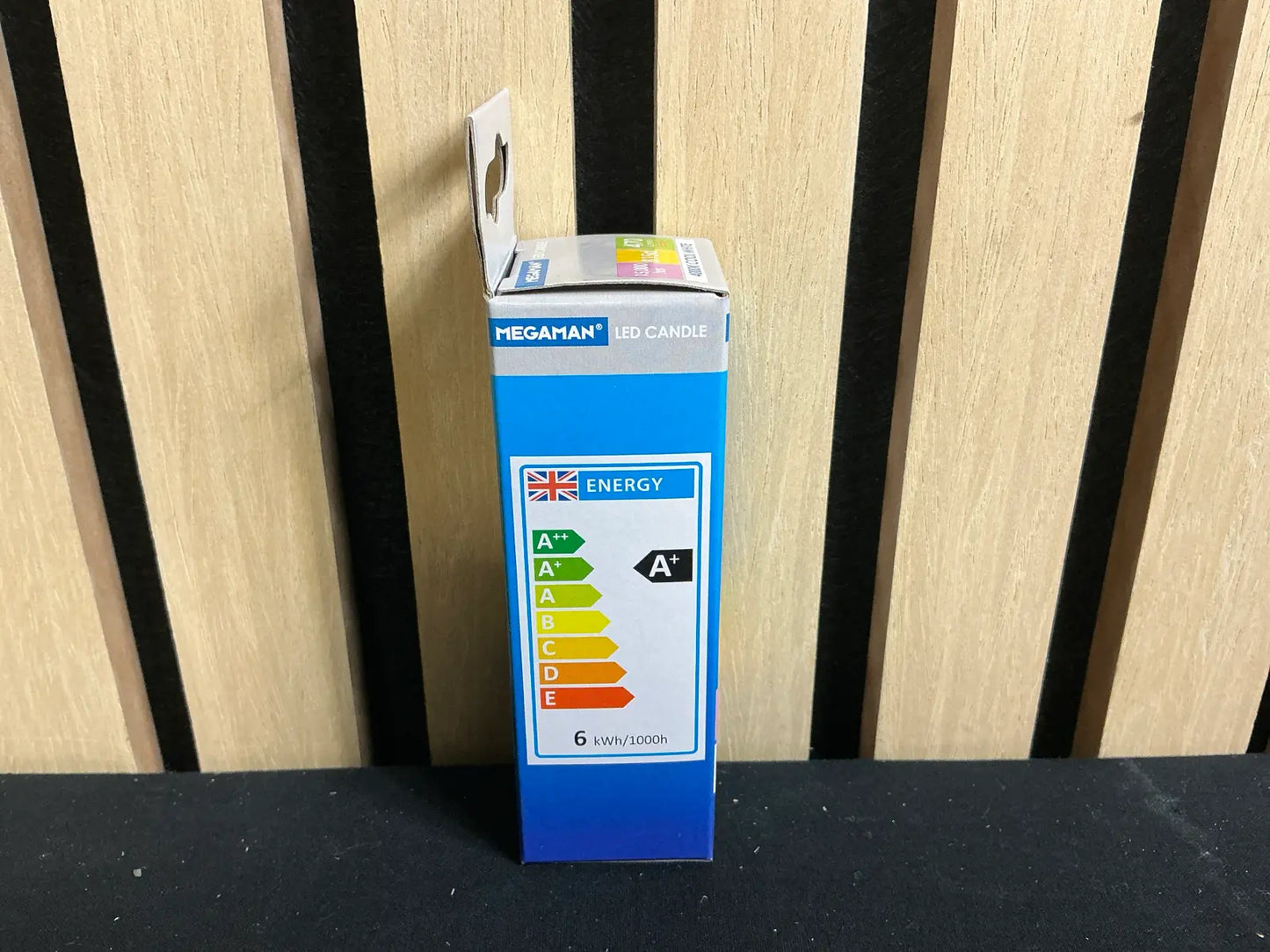 Bec LED tip lumânare MEGAMAN 5.5W B15d – 4000K, lumină rece