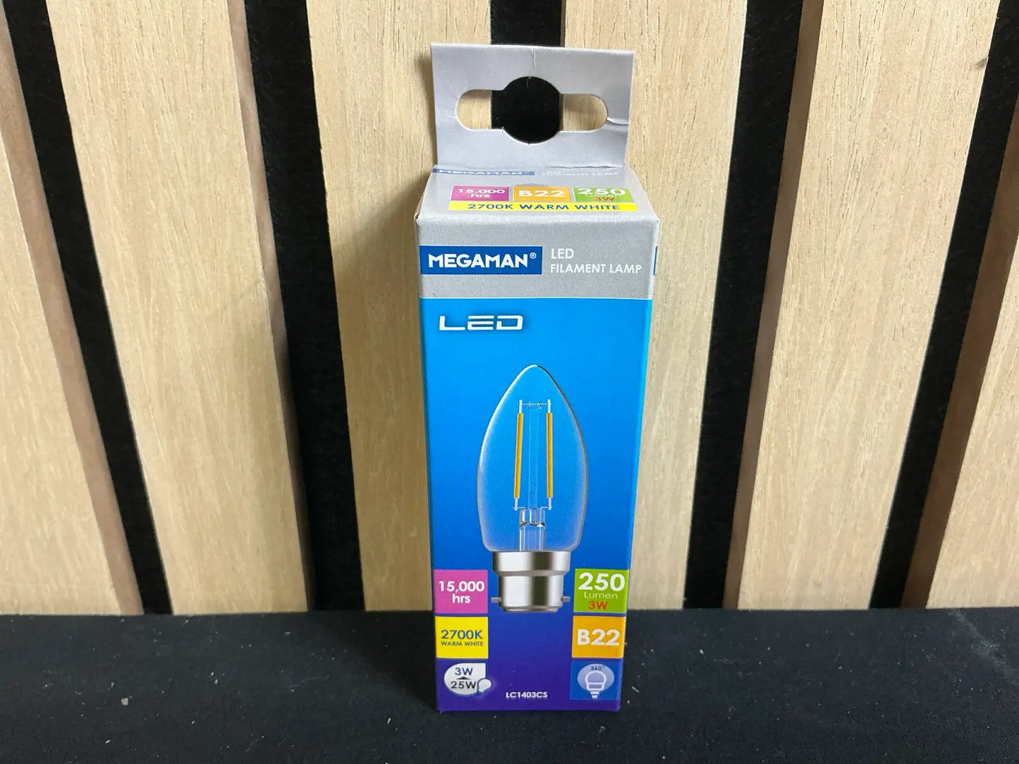Bec LED tip filament Megaman B22, 3W, 2700K – Lumină caldă, 250 lumeni
