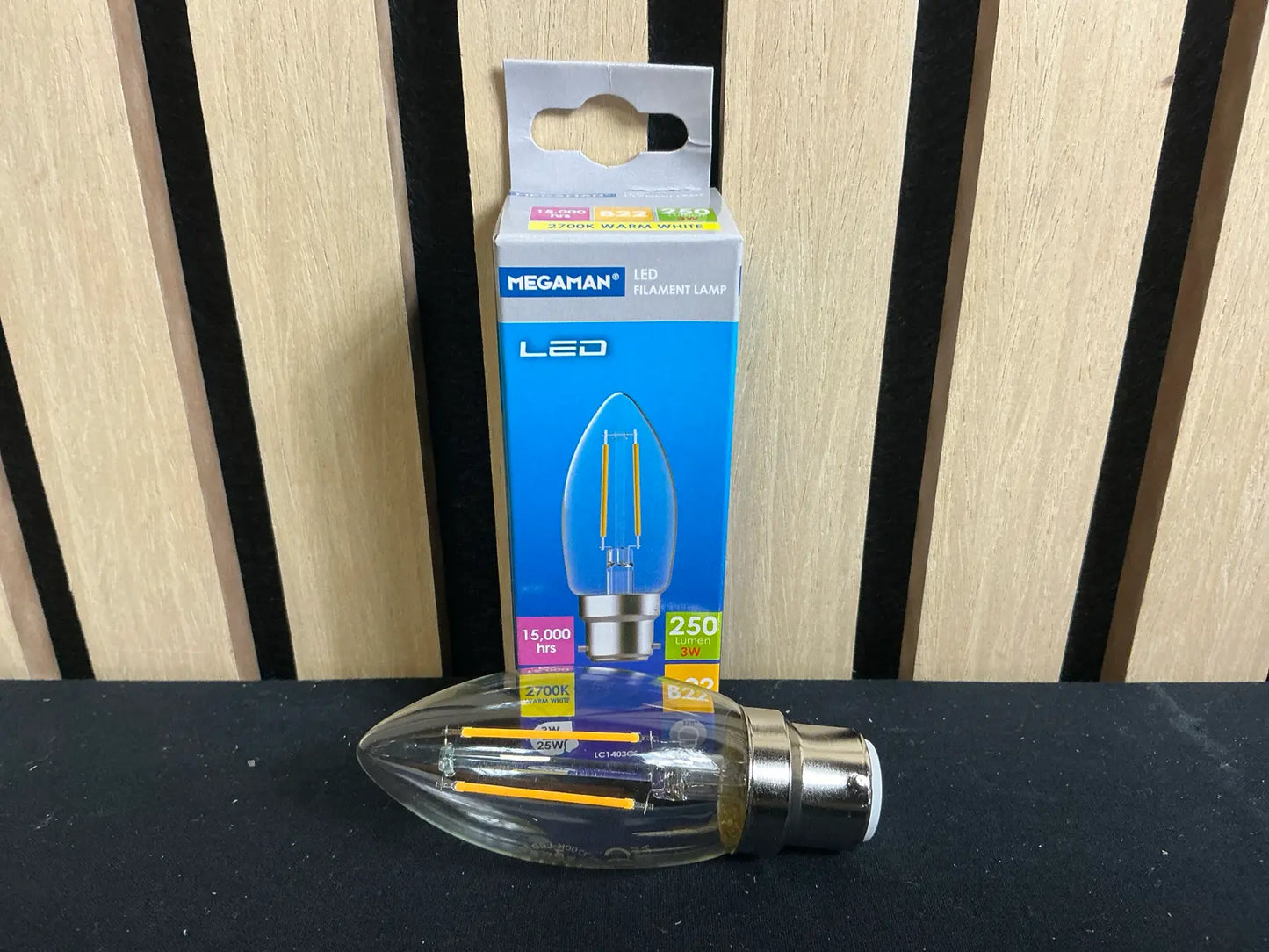 Bec LED tip filament Megaman B22, 3W, 2700K – Lumină caldă, 250 lumeni