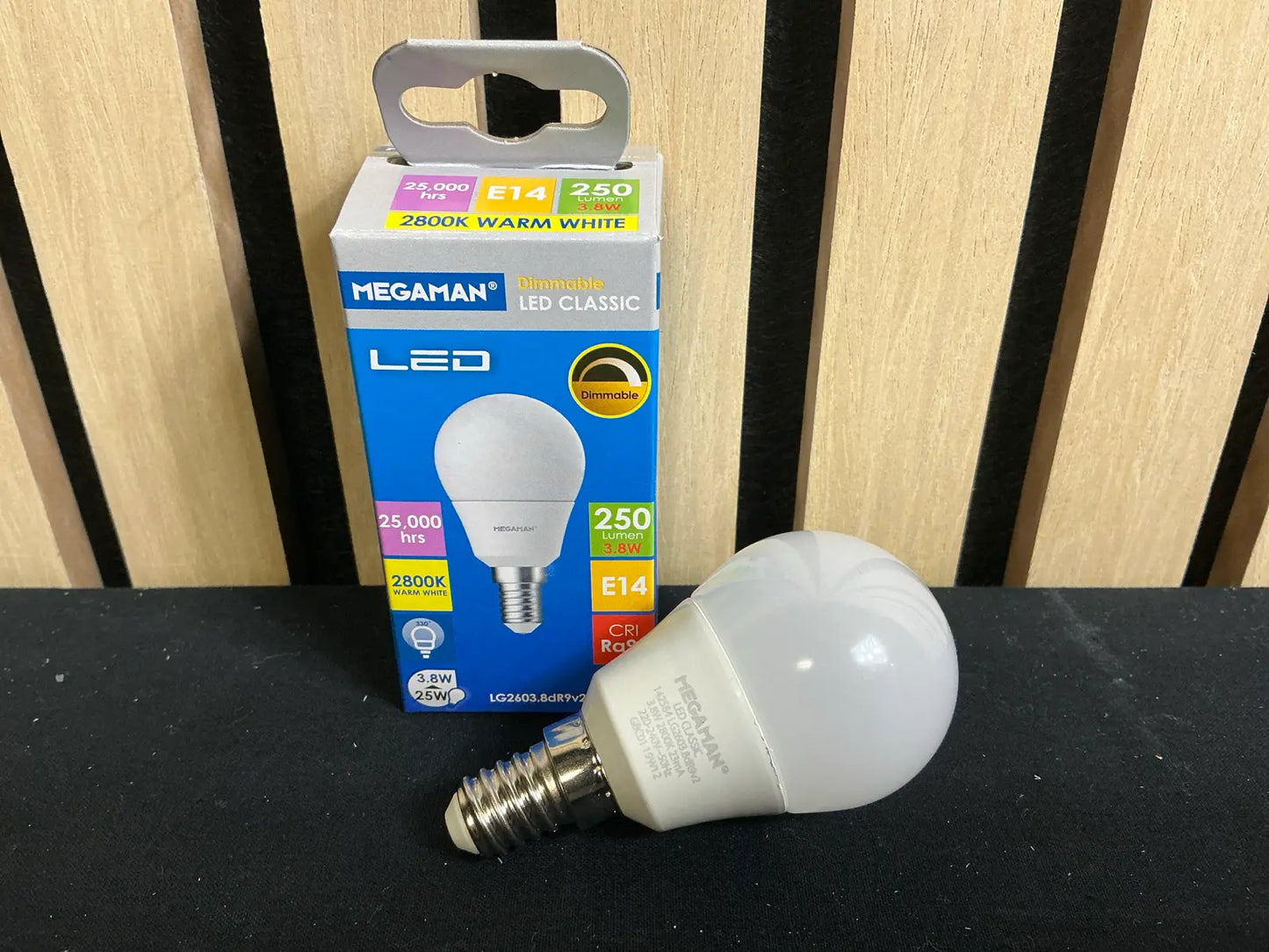 Bec LED MEGAMAN® Classic E14, 3.8W, 250lm, 2800K – Dimmable