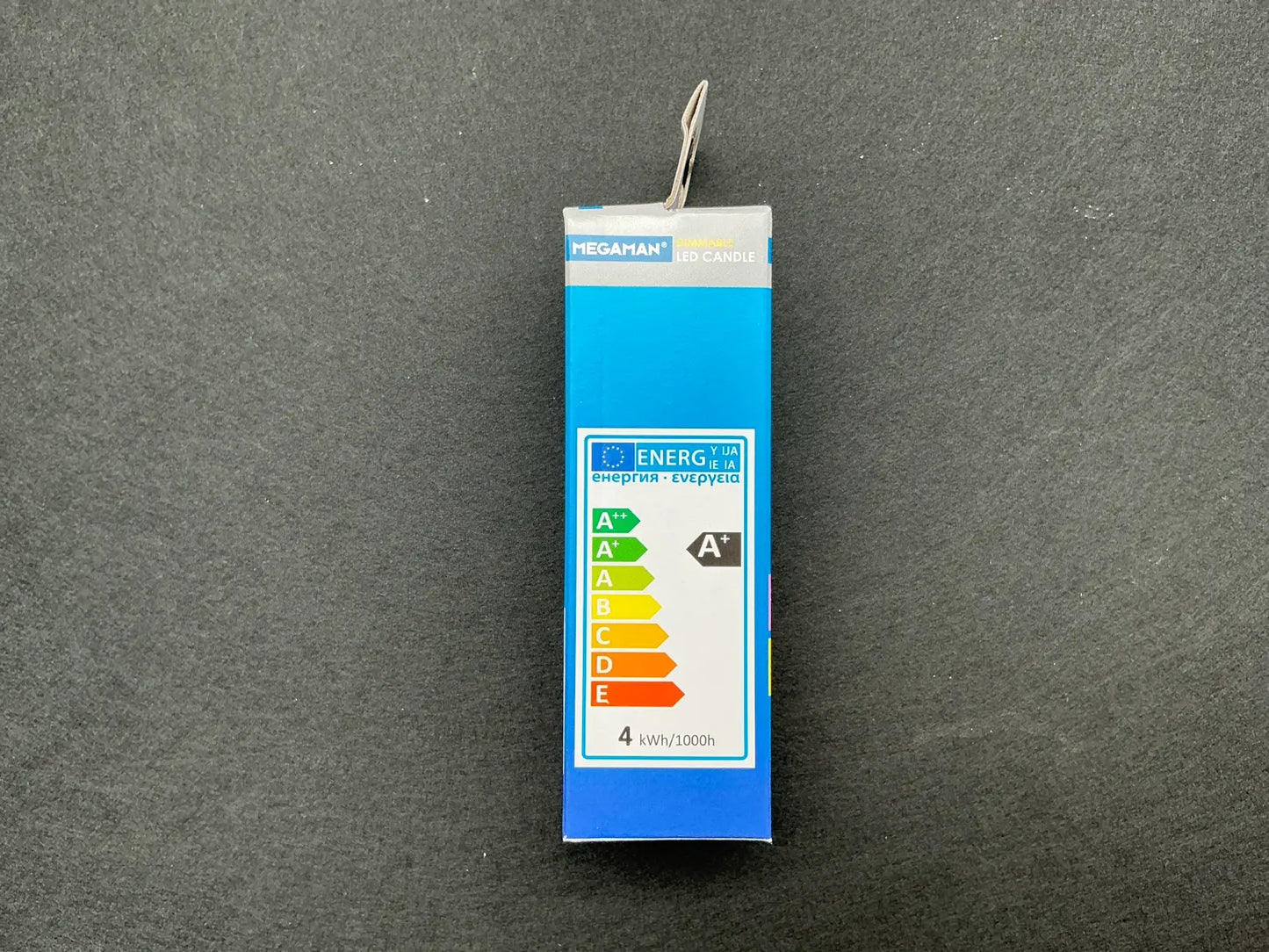 Descriere bec LED Megaman Candle B15d 3.8W 2800K (lumina caldă)