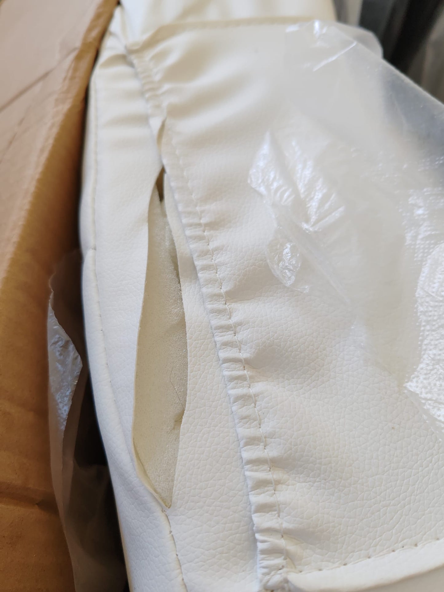 Sezlong de masaj cu perna, alb, piele artificiala