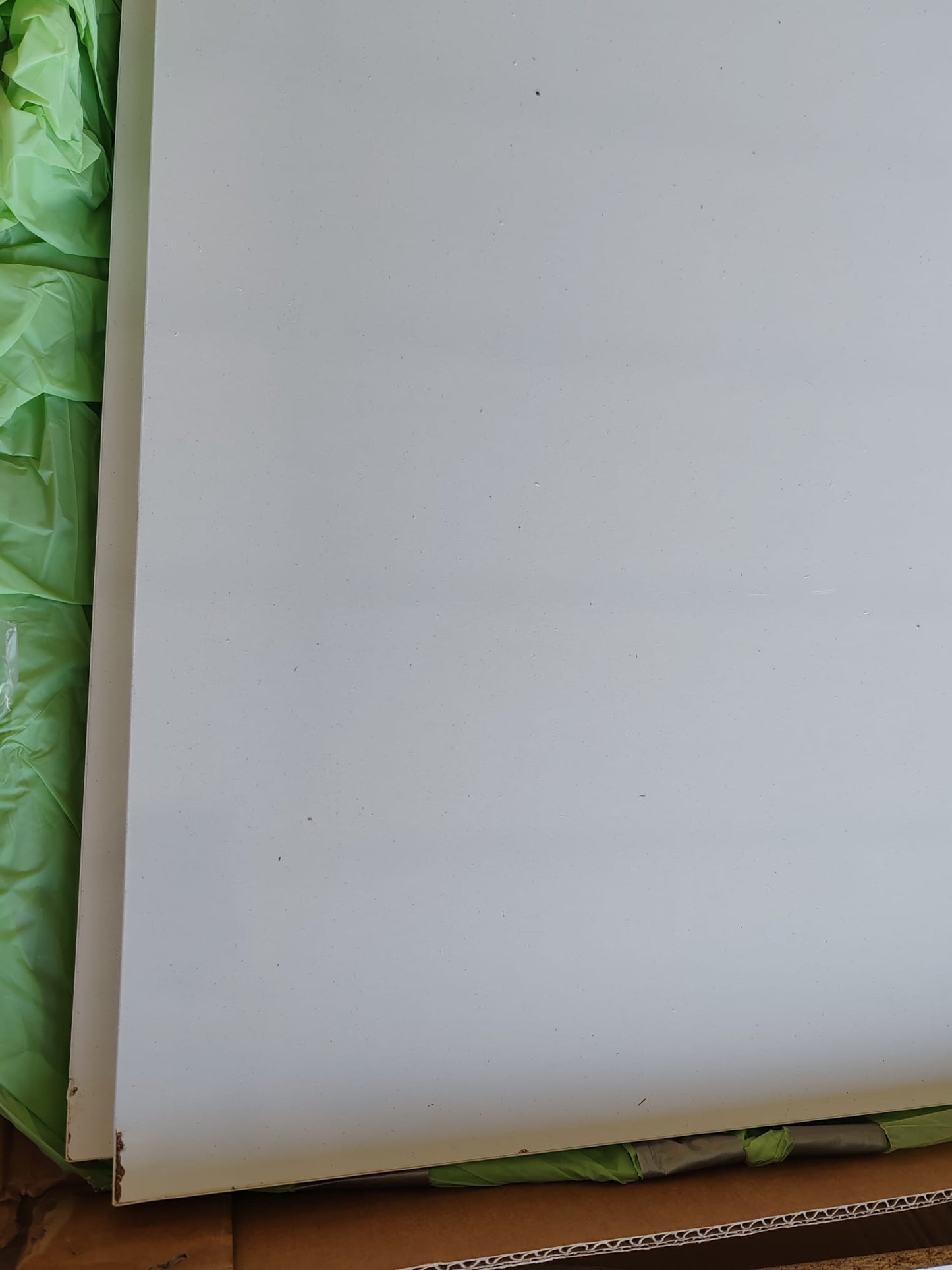 Măsuță de cafea, alb extralucios, 100x50x40 cm, lemn prelucrat
