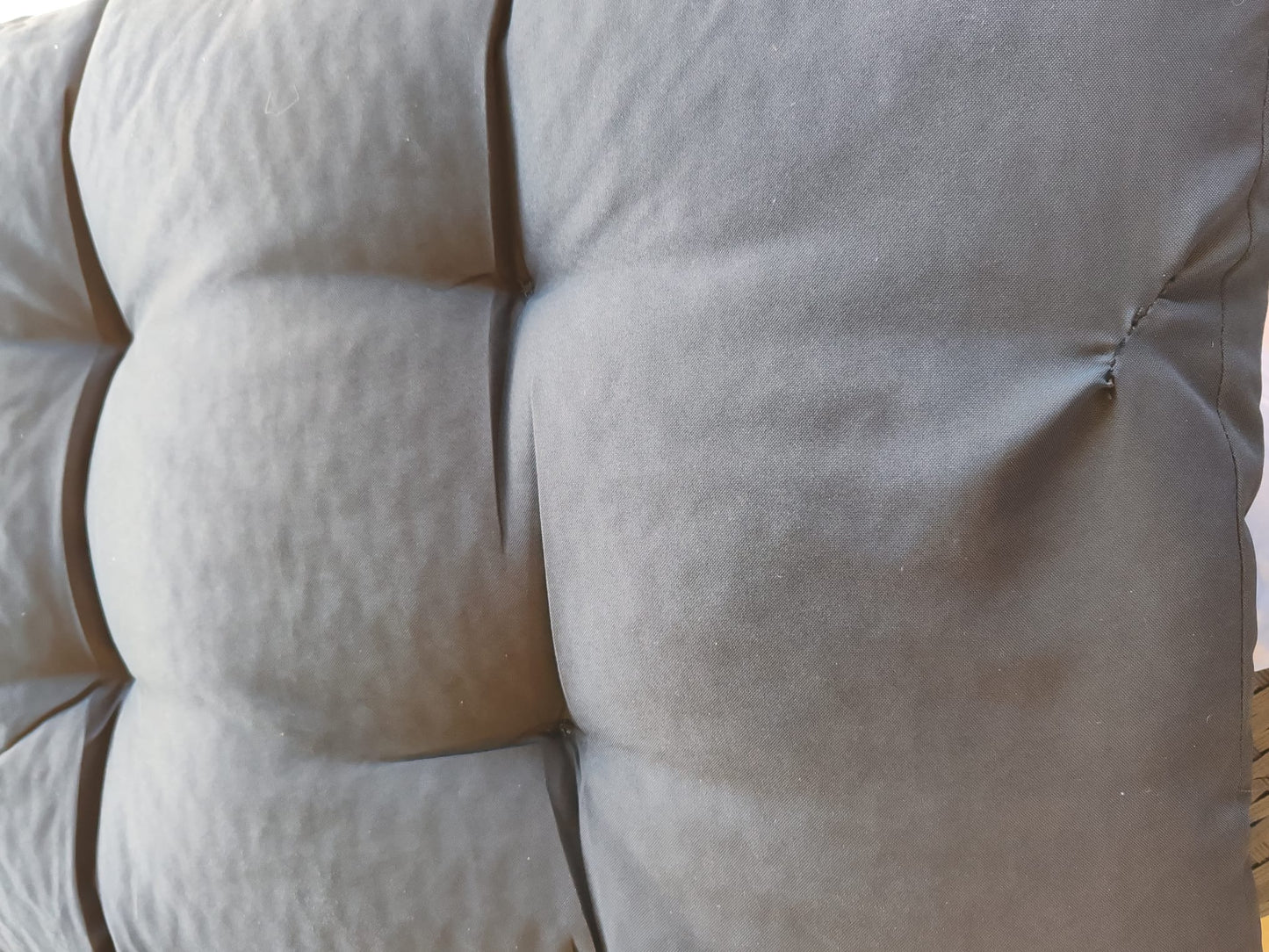 Scaune de grădină rabatabile cu perne, 2 buc., negru, poliratan