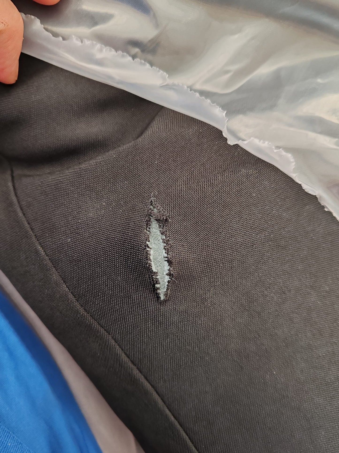 Scaune de grădină rabatabile cu perne, 2 buc., negru, poliratan