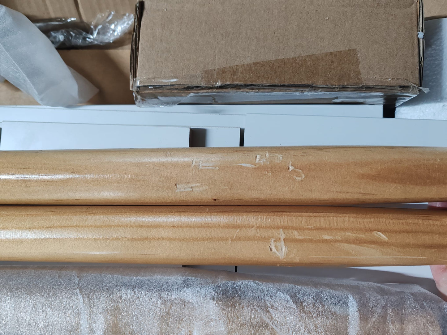 Masă consolă alb 80x30x75 cm lemn masiv pin și ratan natural