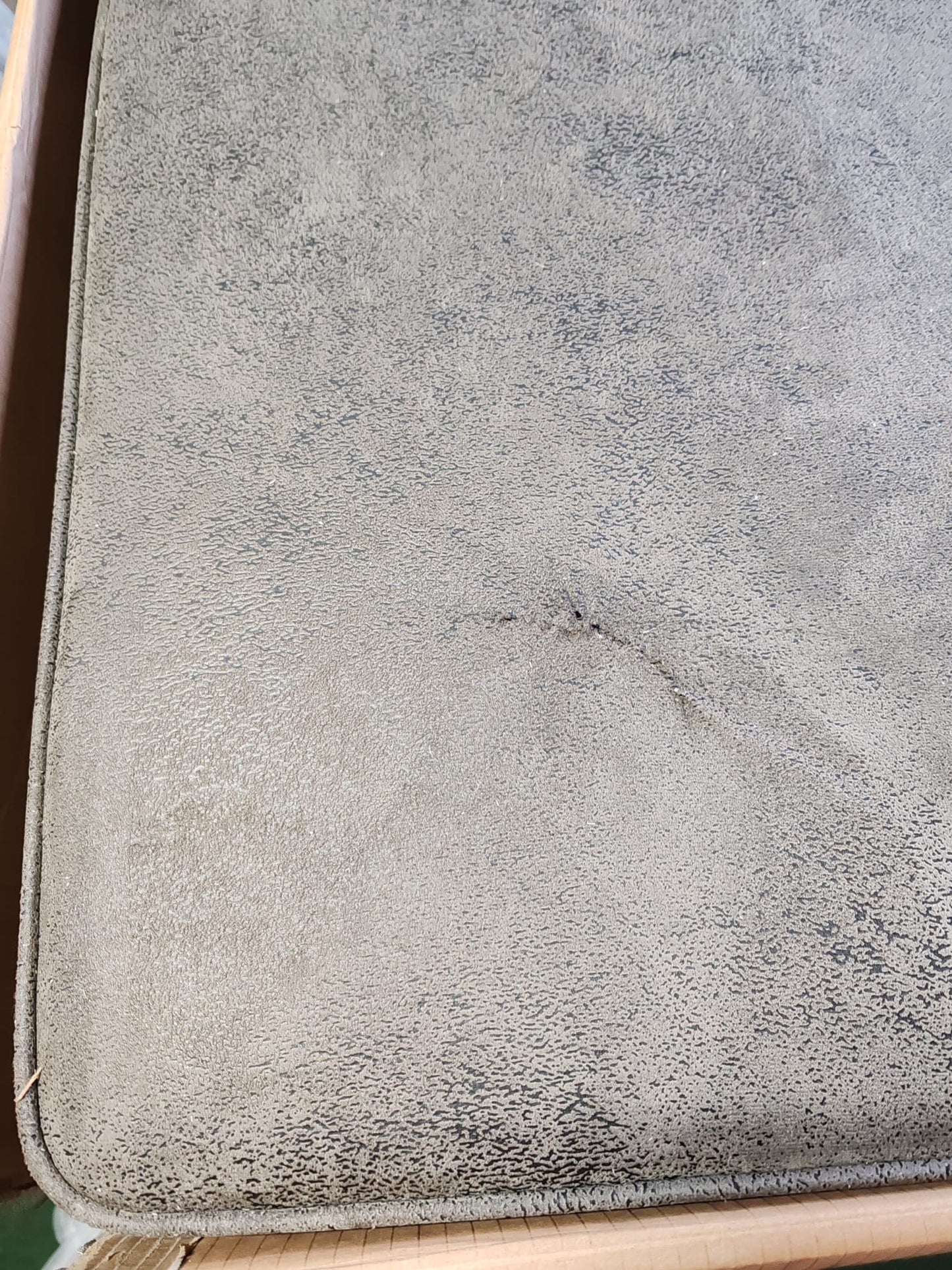 Canapea de 2 locuri cu șezlong, în formă de L, gri închis, 125 cm, din piele ecologică.