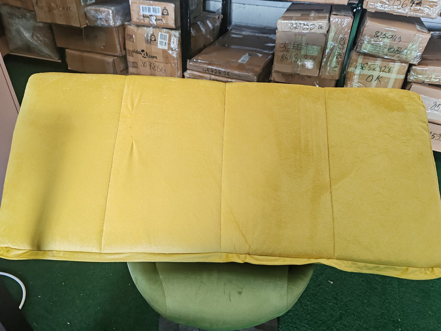 Canapea extensibilă cu 2 locuri, 2 perne, galben, catifea