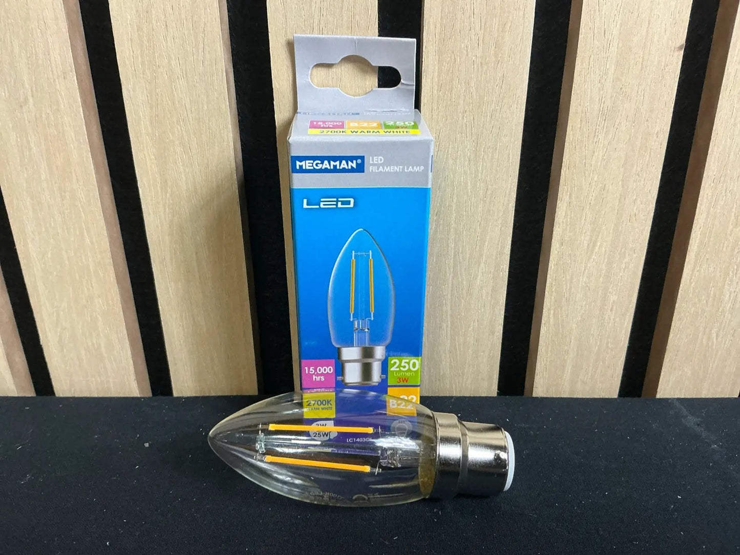 Bec LED tip filament Megaman B22, 3W, 2700K – Lumină caldă, 250 lumeni